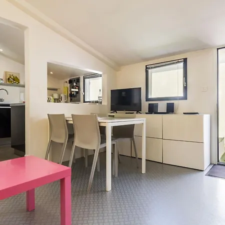 Maisonnette Charmante Au Coeur De *